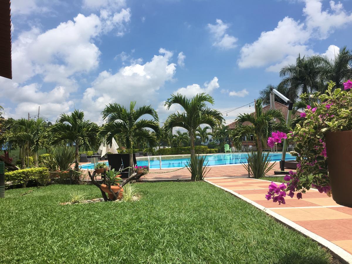 Yerbabuena Hotel Combia