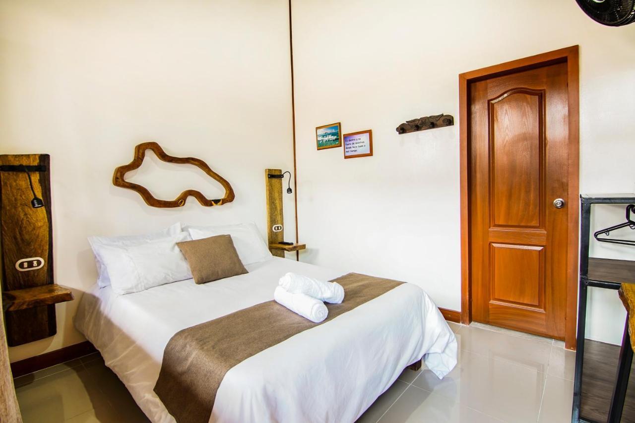 Yerbabuena Hotel Combia