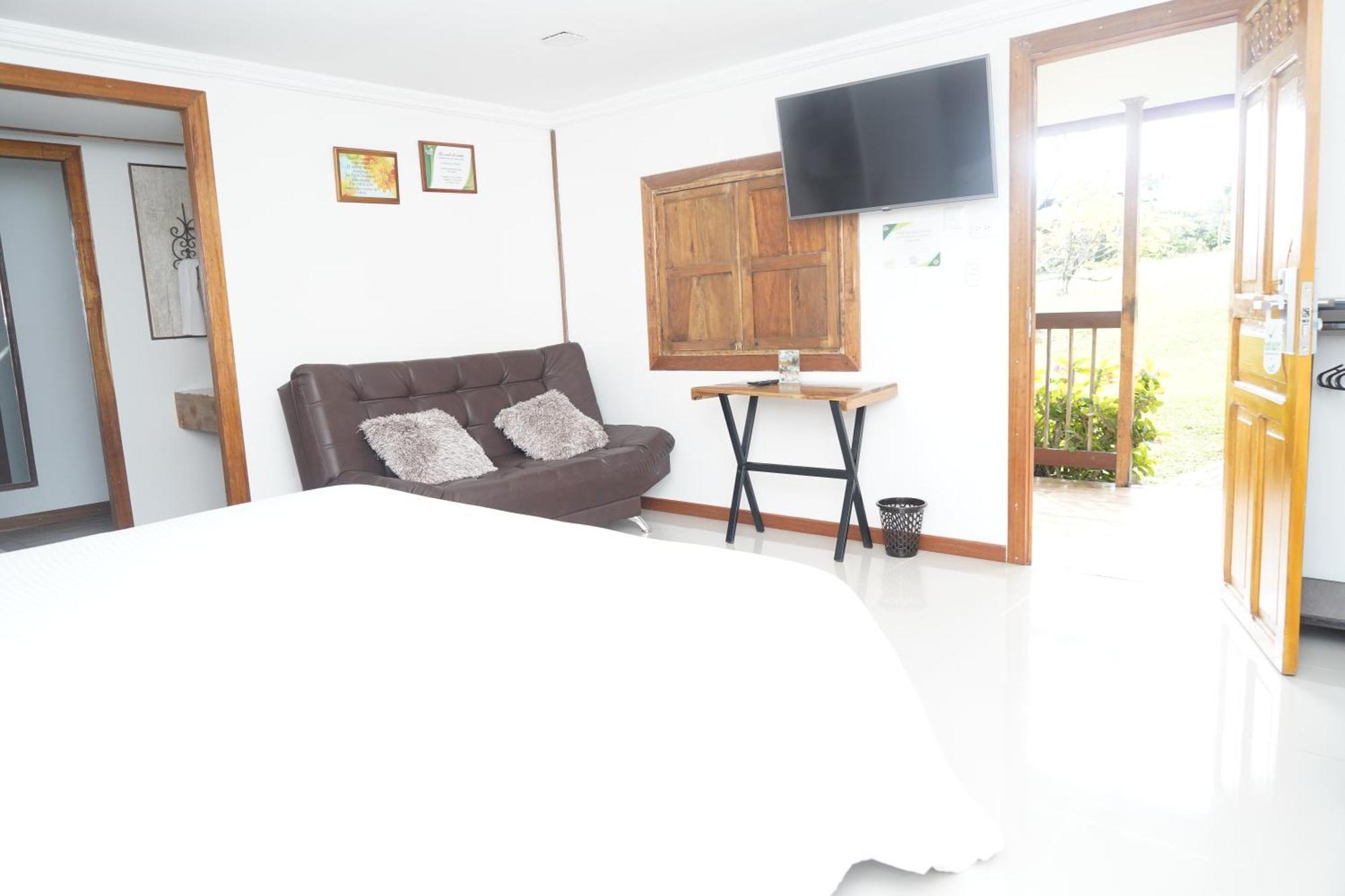 Hotel Yerbabuena *