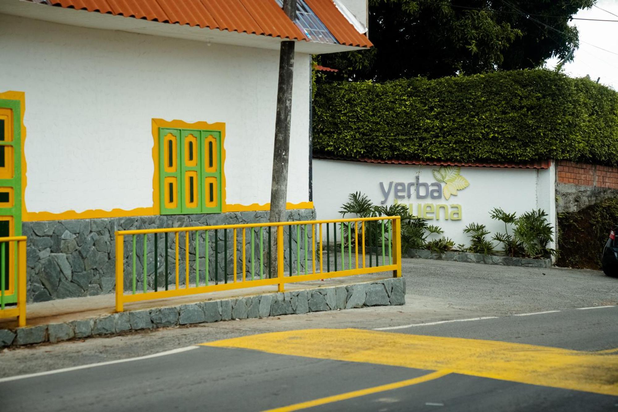 Yerbabuena Hotel Combia