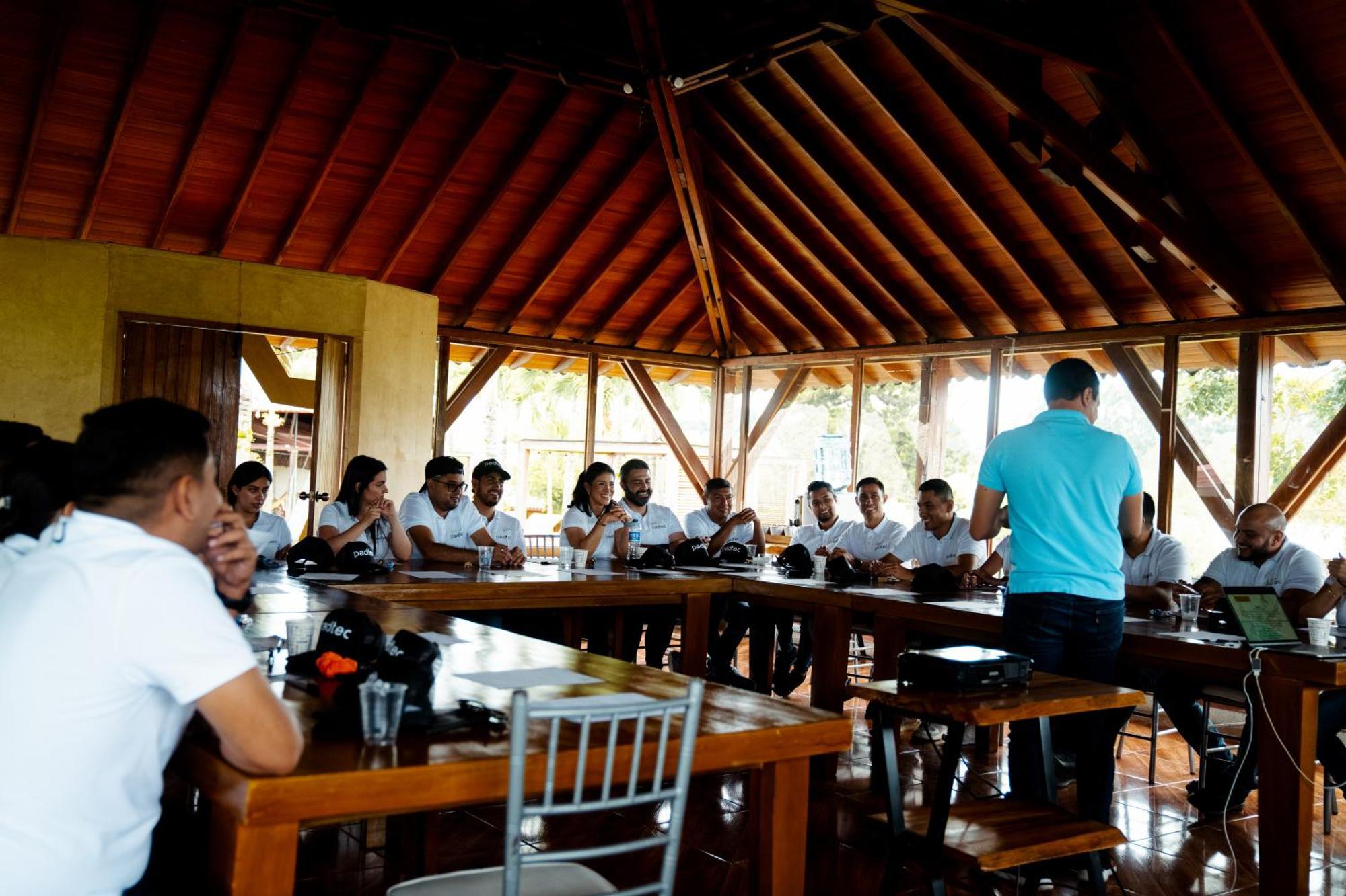 Yerbabuena Hotel Combia