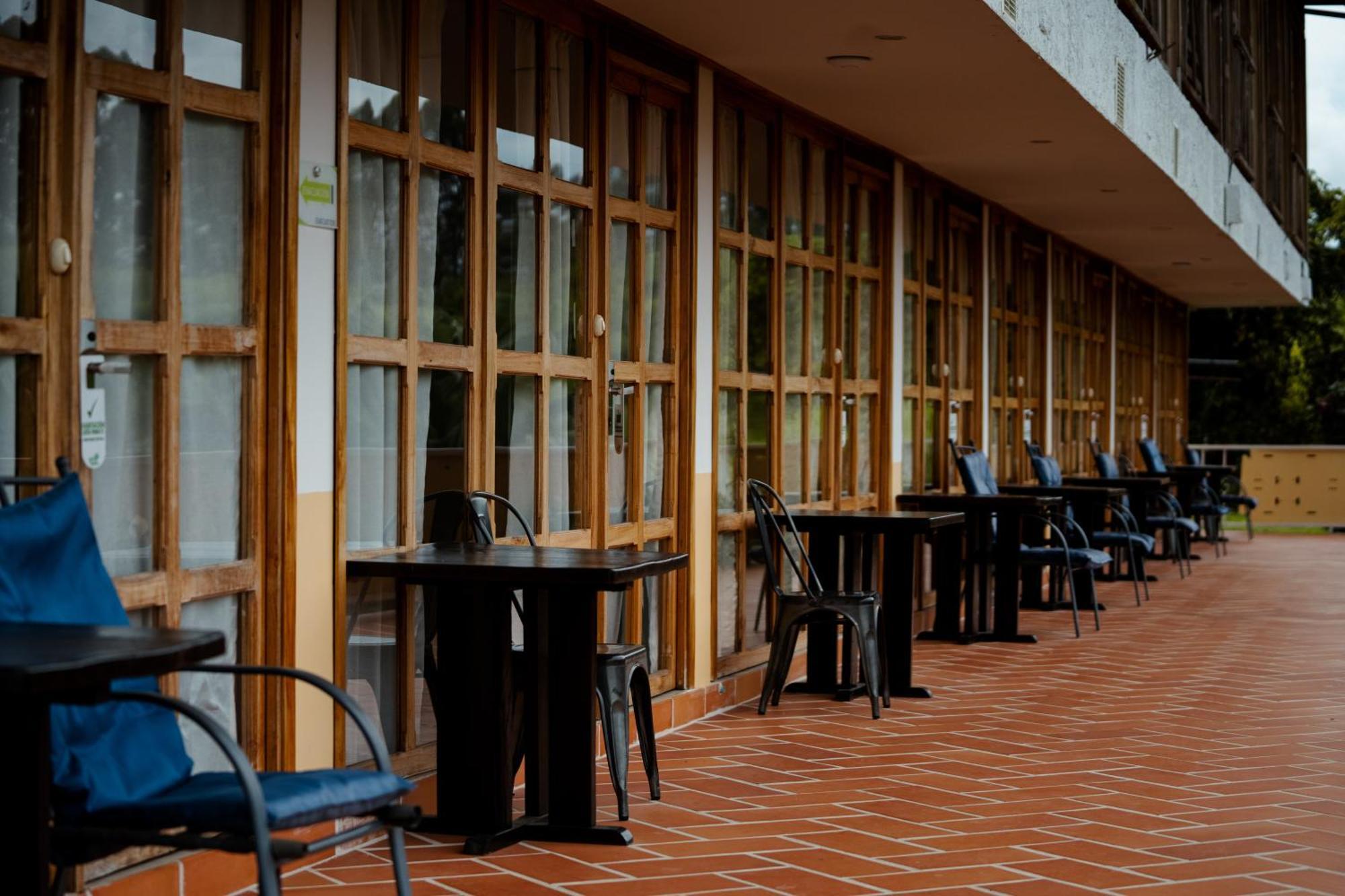 Yerbabuena Hotel Combia