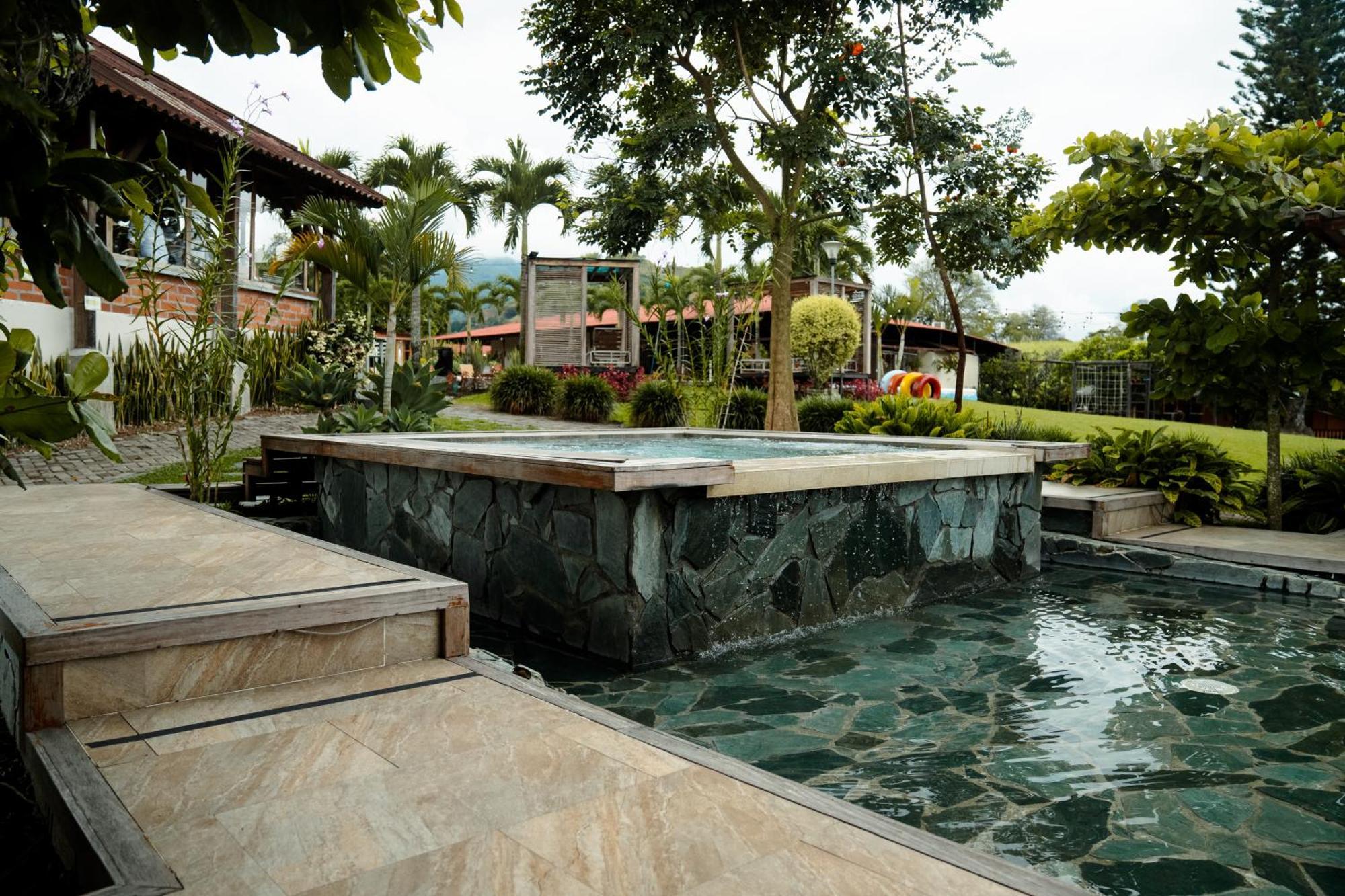 Hotel Yerbabuena *
