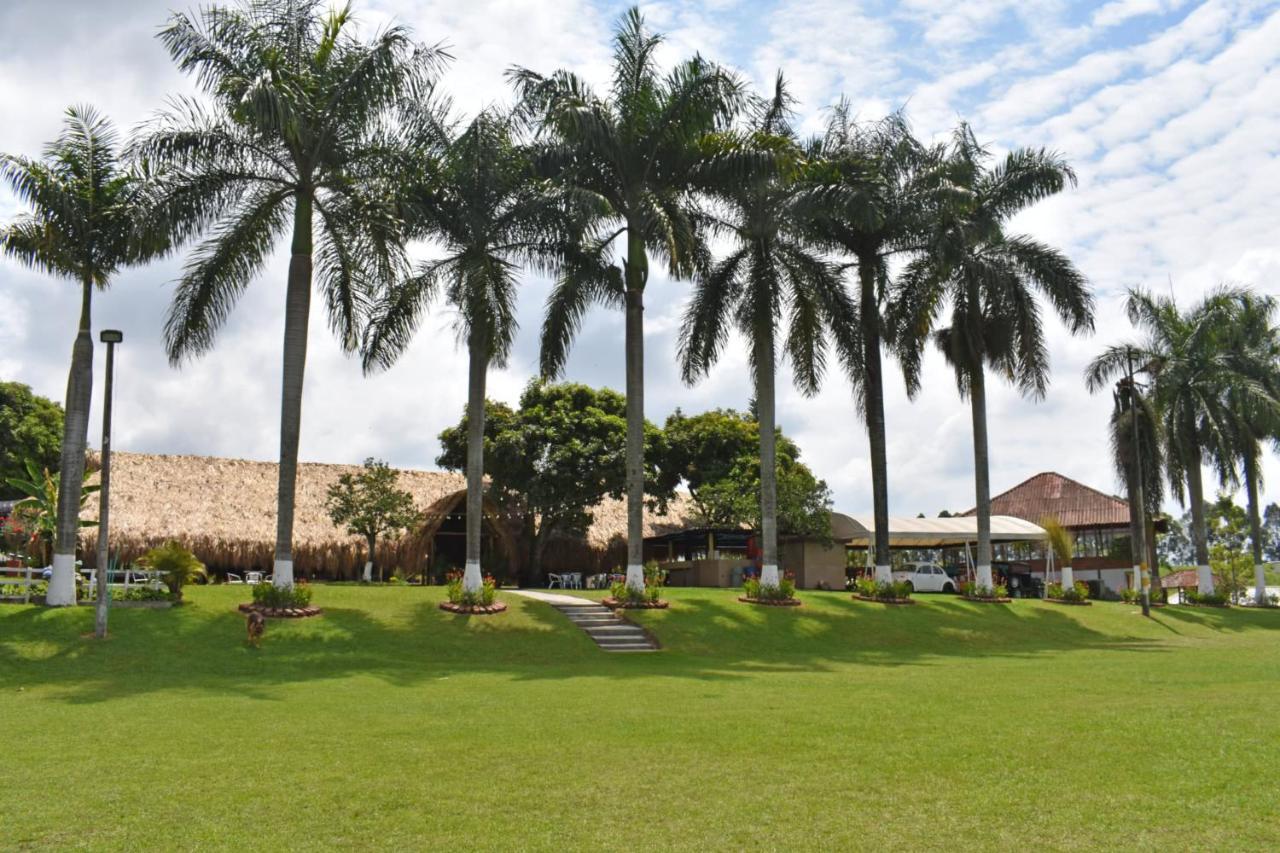 Yerbabuena Hotel Combia