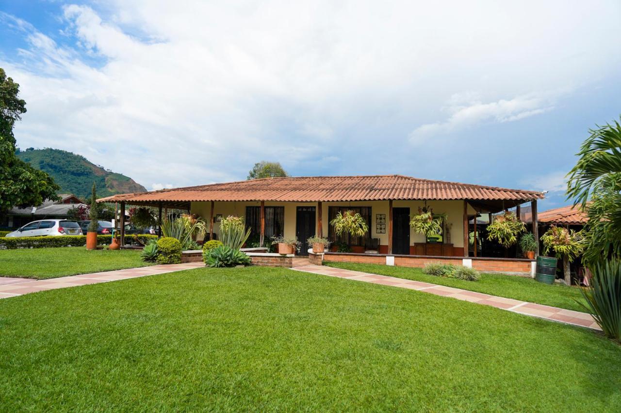 Hotel Yerbabuena Combia